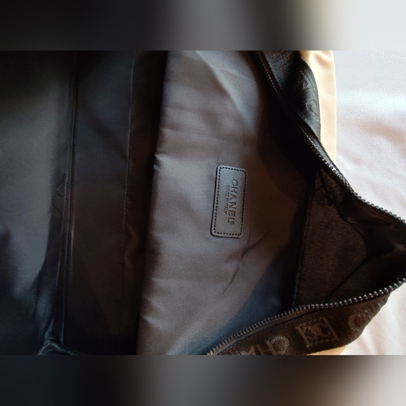 CHANEL Beige Cream Black Logo Duffle Bag GWP Gift With Purchase Authentic - Picture 11 of 11